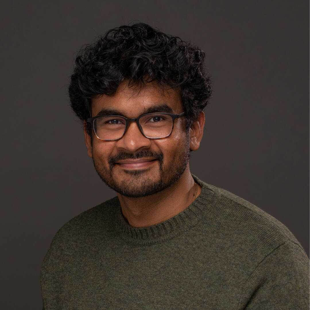 Sanjivan Manoharan Headshot